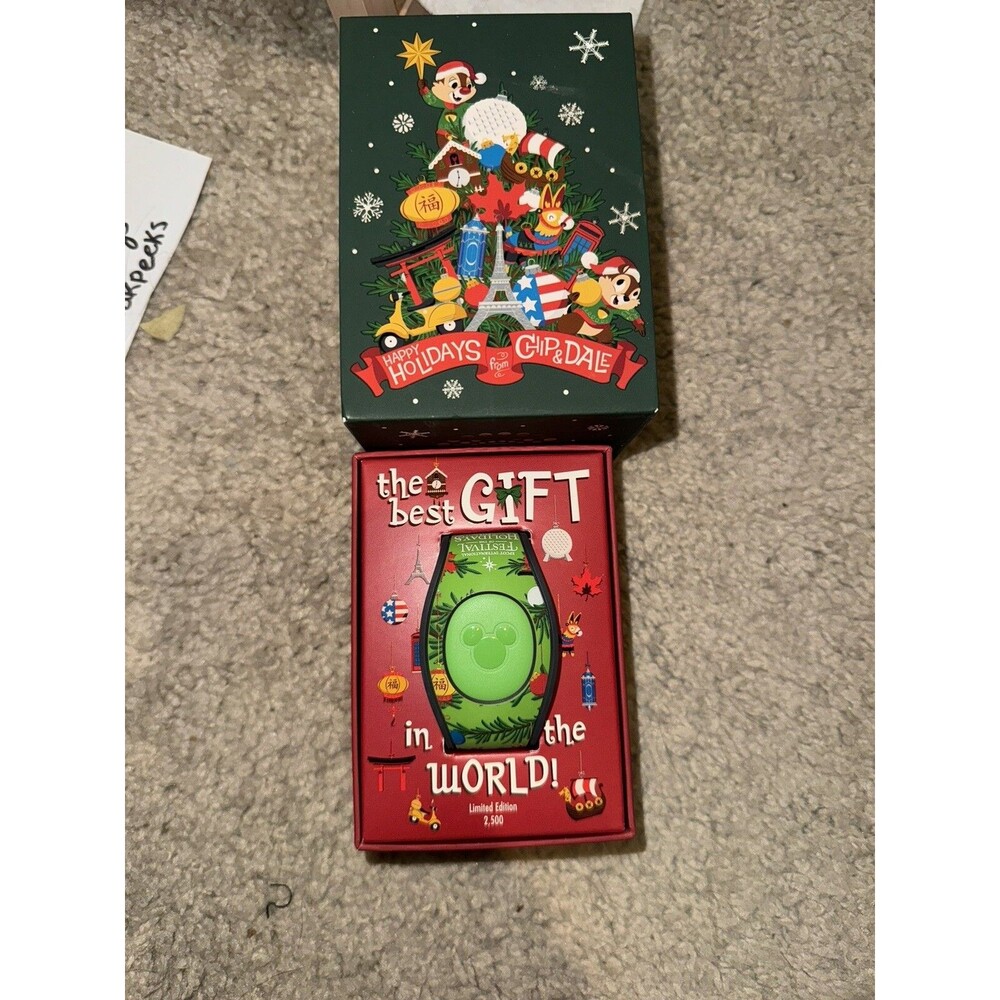 Disney Parks Magic Band LE 2,500 Epcot Festival of The Holidays Chip N Dale
